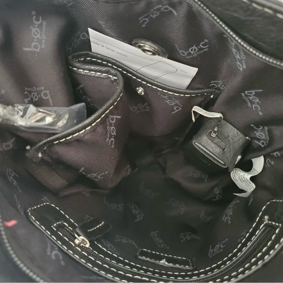 b.o.c. Crossbody Bag w/ phone charger NWT - Picture 11 of 11